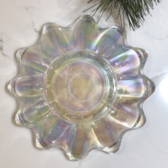 Iridescent vintage oyster coloured federal glass starburst floral dish jewelry - Picture 2 of 6